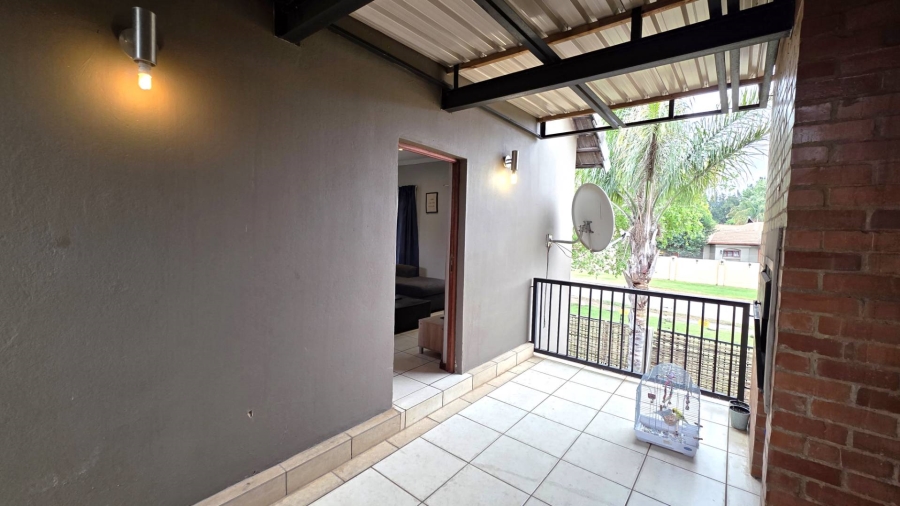 To Let 2 Bedroom Property for Rent in Melodie North West
